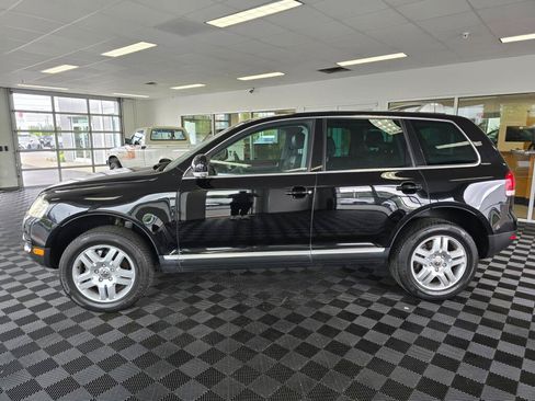 Used 2004 Volkswagen Touareg V8 AWD/4WD image 6