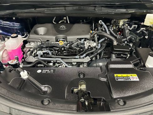 Used 2025 Toyota Sienna XSE image 71