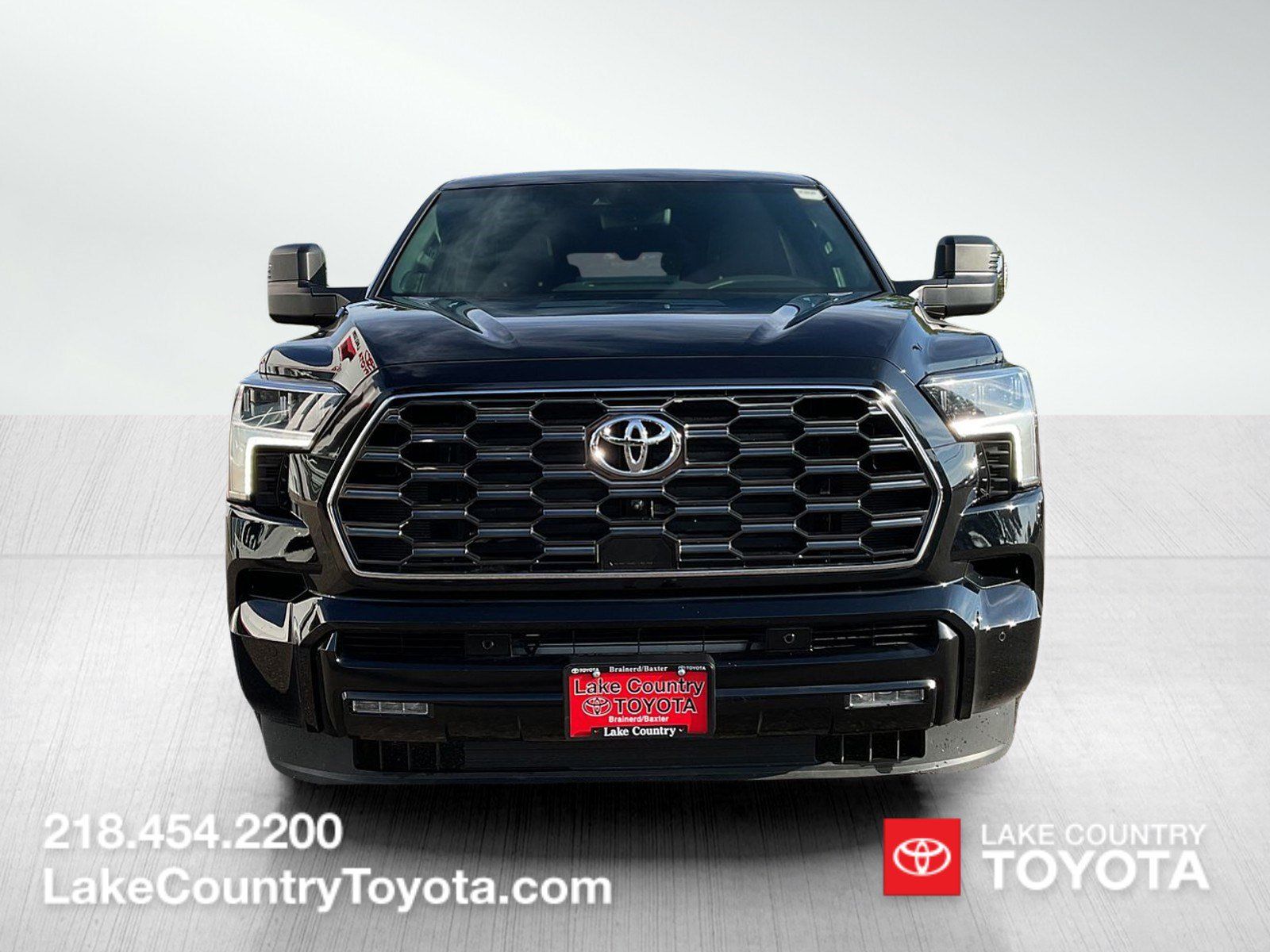 Used 2025 Toyota Sequoia Platinum AWD/4WD image 8