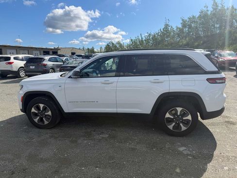 Used 2024 Jeep Grand Cherokee Limited 4xe AWD/4WD image 2
