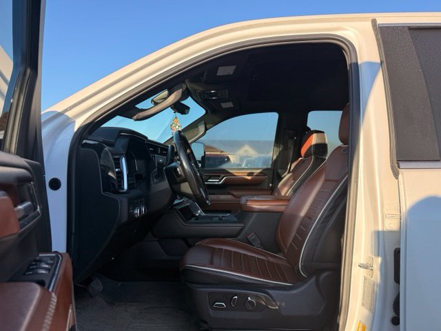 Used 2024 GMC Sierra 3500 Denali Ultimate AWD/4WD image 7