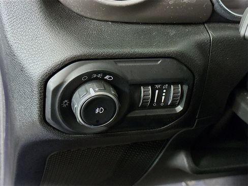 Used 2020 Jeep Wrangler Unlimited Sport image 18