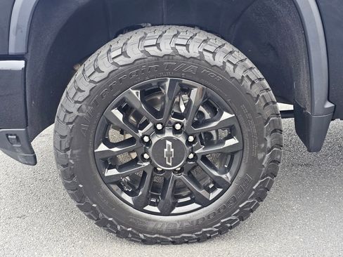 Used 2025 Chevrolet Silverado 3500 LTZ image 8