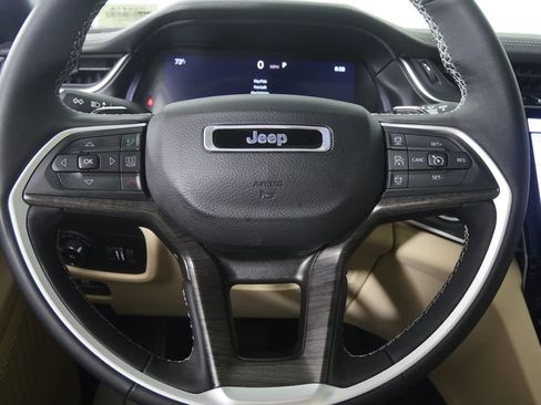 Used 2024 Jeep Grand Cherokee Limited w/ Luxury Tech Group II AWD/4WD image 19