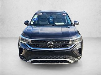 Certified 2024 Volkswagen Taos SE video 2