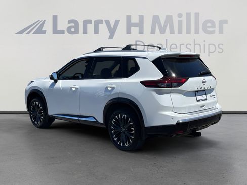 Certified 2024 Nissan Rogue Platinum w/ Platinum Premium Package AWD/4WD image 3