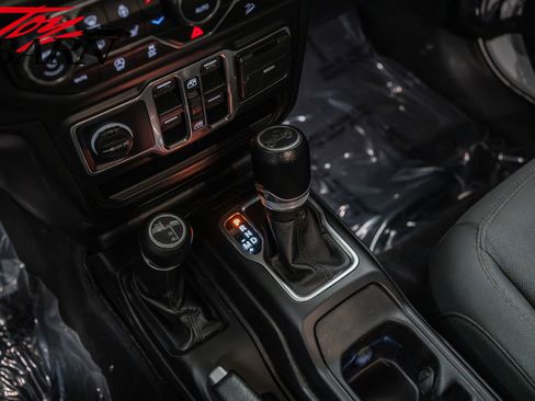 Used 2019 Jeep Wrangler Unlimited Sport S image 38