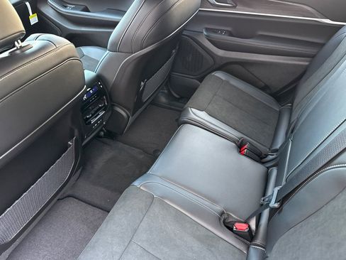 New 2026 Jeep Grand Cherokee L 4WD image 11