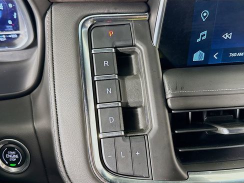 Used 2023 Chevrolet Suburban Z71 AWD/4WD image 17