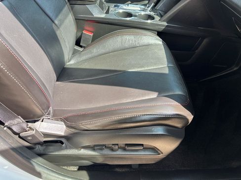 Used 2017 Chevrolet Equinox Premier w/ Enhanced Convenience Package FWD image 40
