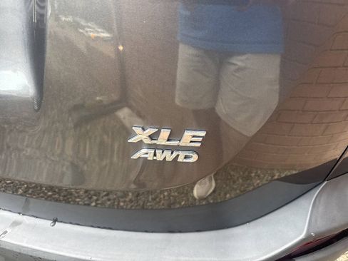 Used 2015 Toyota RAV4 XLE AWD/4WD image 6