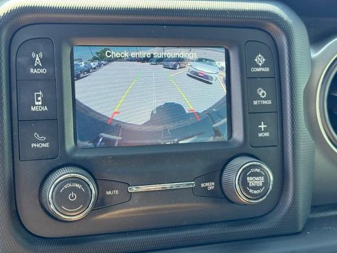 Used 2018 Jeep Wrangler Unlimited Sport AWD/4WD image 25