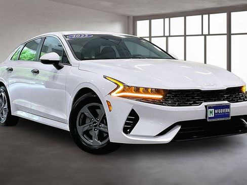 Used 2022 Kia K5 LXS FWD image 3