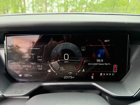 Used 2025 GMC Acadia Elevation image 22