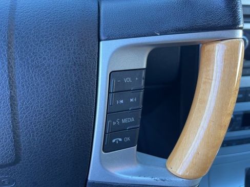 Used 2010 Lincoln MKX 2WD image 12