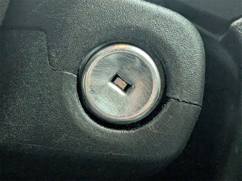 Used 2021 Chevrolet Colorado LT image 31