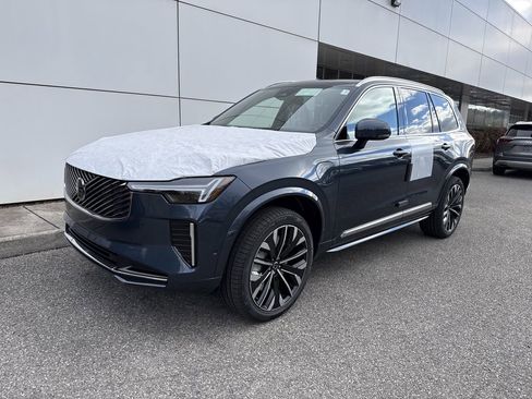 New 2026 Volvo XC90 T8 Ultra image 2