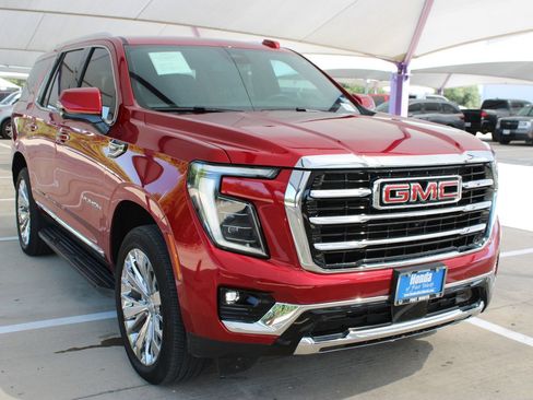 Used 2025 GMC Yukon Elevation AWD/4WD image 8
