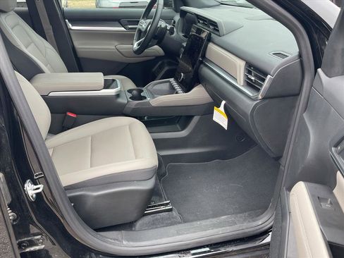 Certified 2025 GMC Terrain Elevation w/ Elevation Premium Package image 24