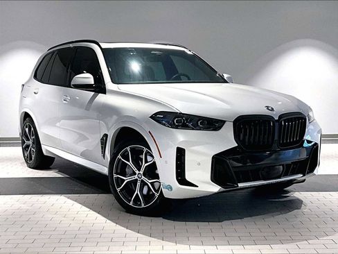 Used 2025 BMW X5 xDrive50e w/ M Sport Package image 12