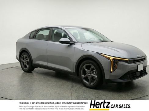 Used 2025 Kia K4 LXS image 1