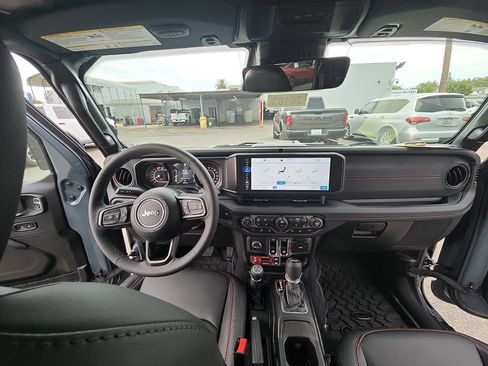 Certified 2026 Jeep Wrangler Rubicon AWD/4WD image 26