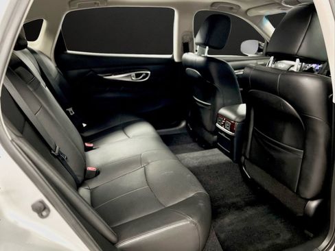 Used 2019 INFINITI Q70 L 3.7 AWD/4WD image 16