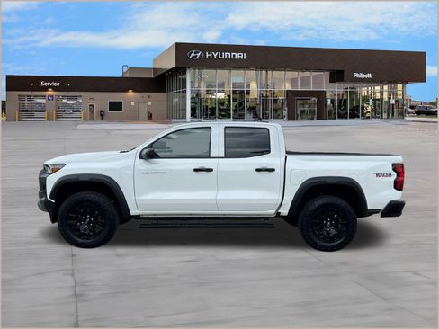 Used 2025 Chevrolet Colorado Trail Boss image 2