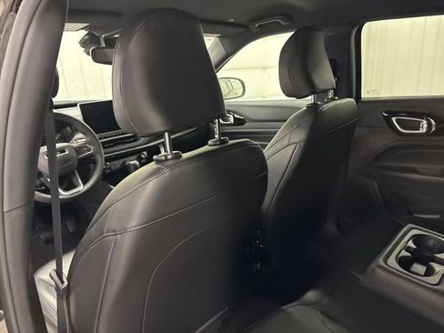 Used 2026 Jeep Compass Latitude AWD/4WD image 27