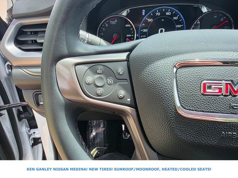 Used 2023 GMC Acadia AT4 w/ Technology Package AWD/4WD image 31