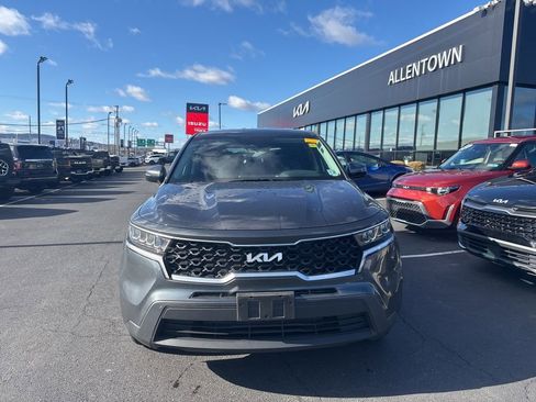 Certified 2023 Kia Sorento LX image 8