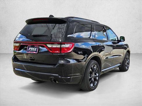 Used 2024 Dodge Durango SXT w/ SXT Blacktop Group RWD image 3
