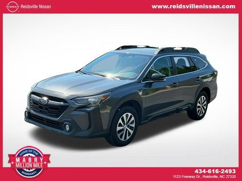 Used 2023 Subaru Outback Premium AWD/4WD image 1