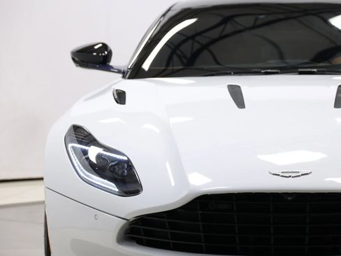 Used 2020 Aston Martin DB11 AMR image 76