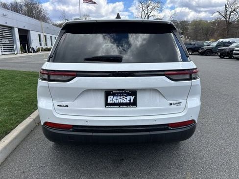 Certified 2023 Jeep Grand Cherokee Altitude image 7