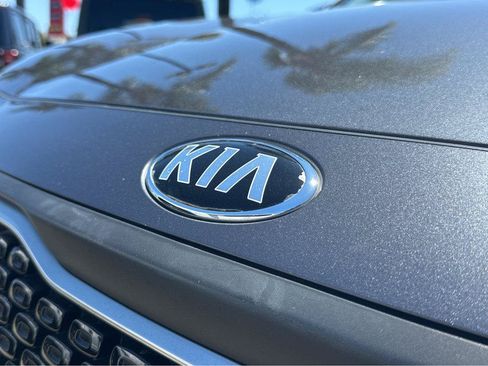 Used 2018 Kia Niro LX FWD image 40