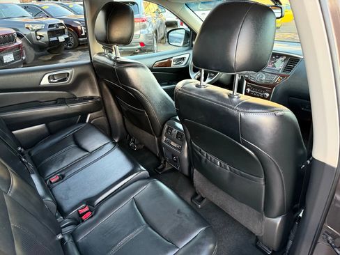 Used 2015 Nissan Pathfinder Platinum image 18