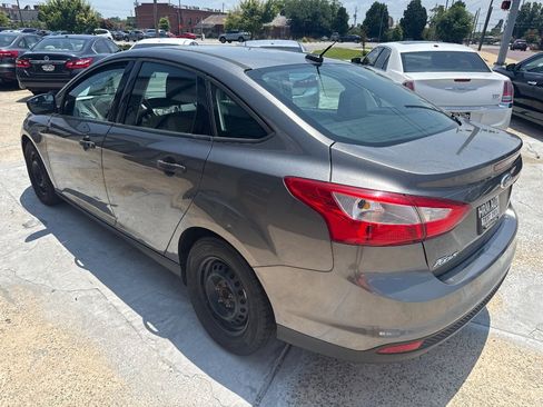 Used 2012 Ford Focus S FWD image 3