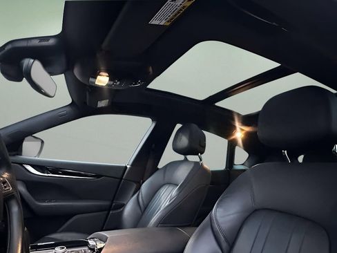 Used 2023 Maserati Levante Modena image 13