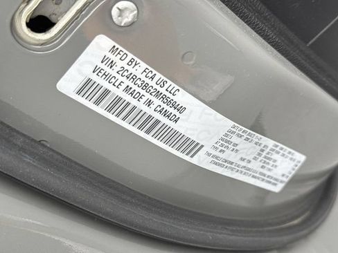 Used 2021 Chrysler Pacifica Touring-L w/ Uconnect Theater Family Group AWD/4WD image 32
