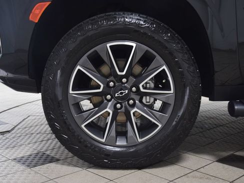 Used 2023 Chevrolet Tahoe Z71 w/ Luxury Package AWD/4WD image 28