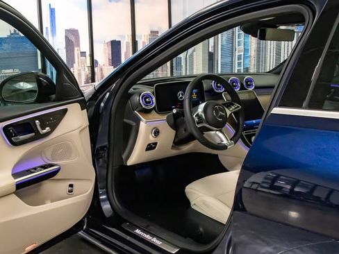 Certified 2022 Mercedes-Benz C 300 4MATIC Sedan image 13