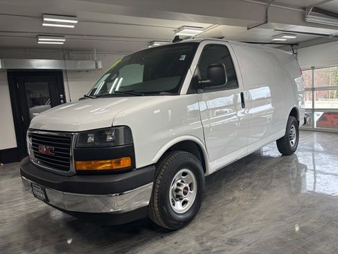 Used 2021 GMC Savana 2500 w/ Driver Convenience Package RWD image 4