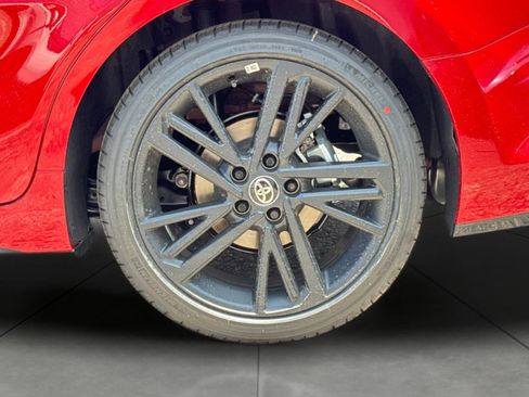 New 2026 Toyota Camry Hybrid FWD image 32