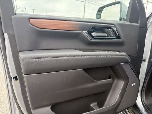 New 2026 GMC Yukon XL Denali w/ Denali Reserve Package AWD/4WD image 13