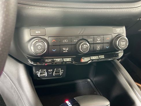 Used 2022 Dodge Durango SXT w/ Blacktop Package image 15