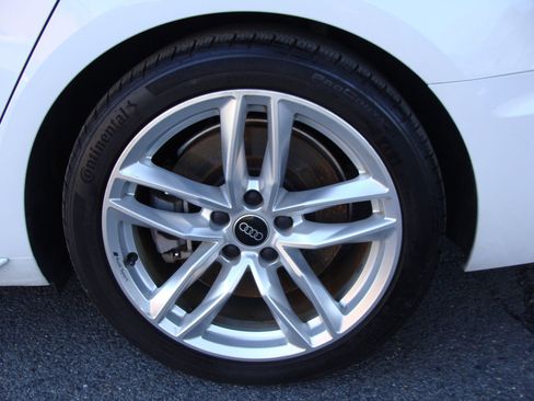 Used 2023 Audi A4 2.0T Premium w/ Convenience Package image 39