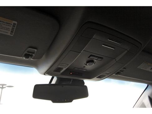 Used 2018 GMC Yukon XL SLT image 11