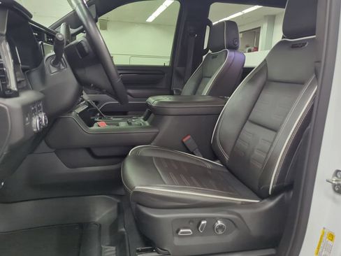 Used 2025 GMC Sierra 2500 AT4X AWD/4WD image 9