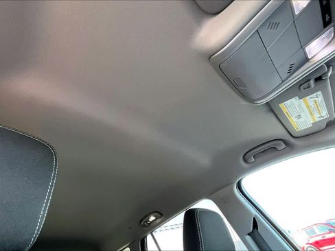 Used 2022 GMC Terrain SLE image 13